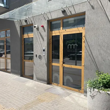 Butas Your - Stylish In Center, With Balcony & Self Check-in *